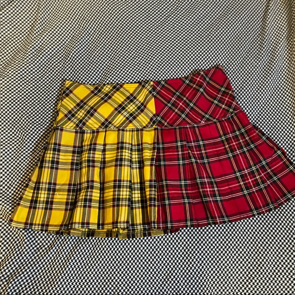 TrippNYC dual colored mini pleated skirt